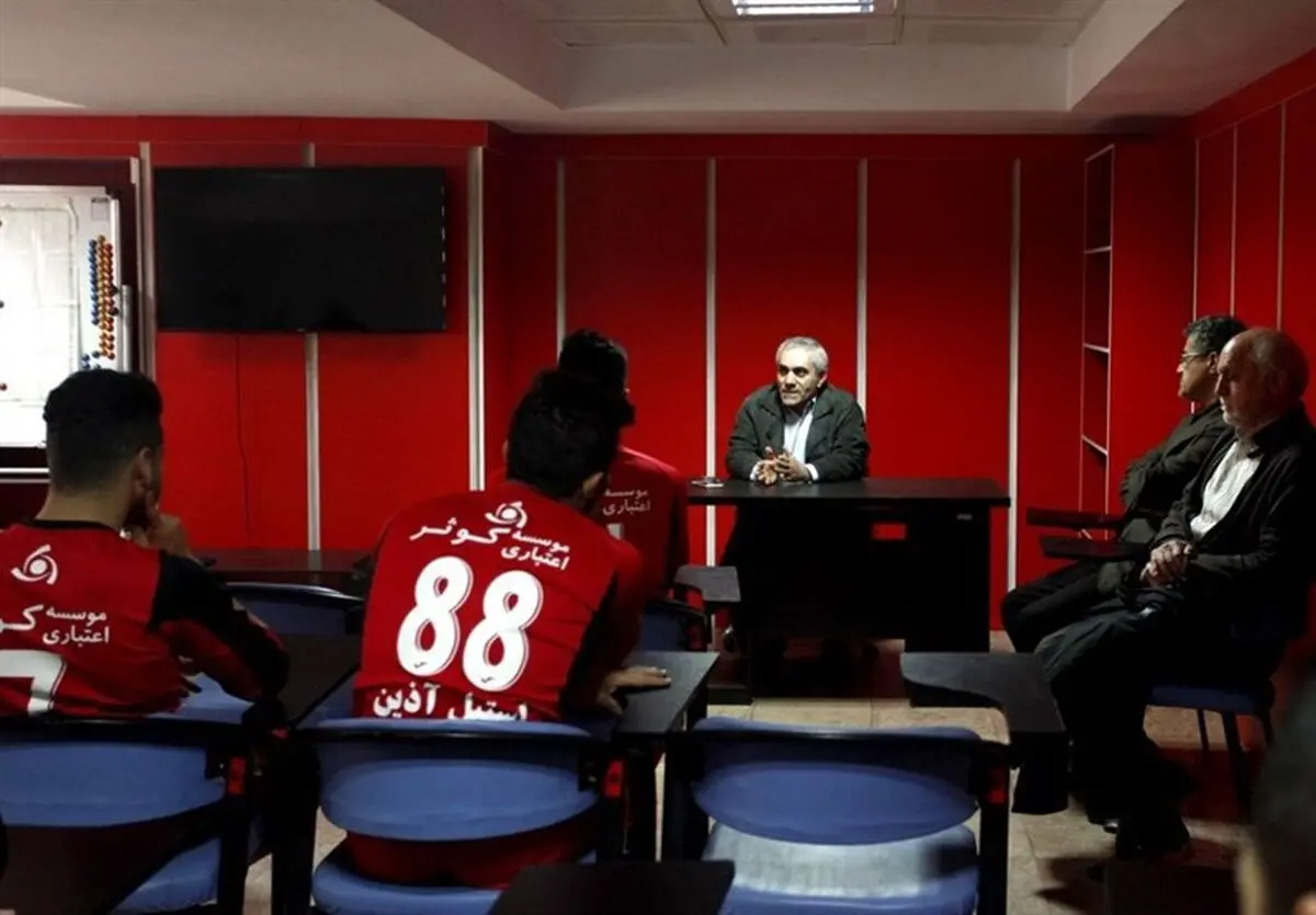  طاهری در جمع پرسپولیسی‌ها: فاصله زیادی تا تاریخ‌سازی ندارید 