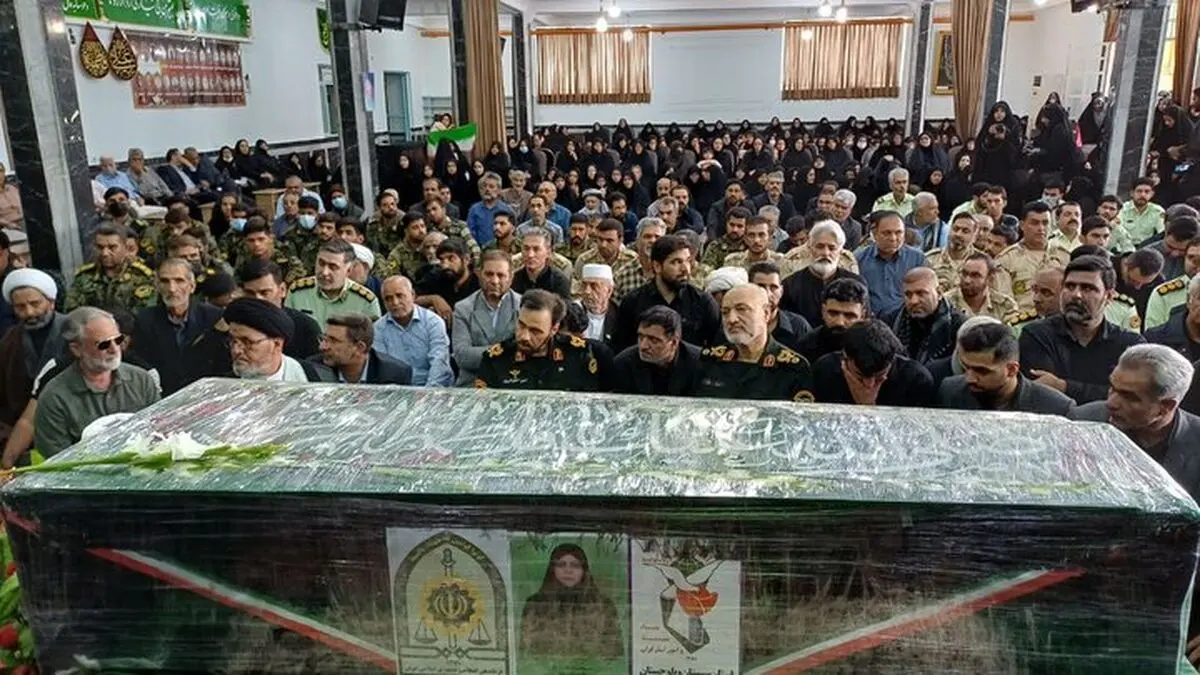 سیل جمعیت در تشییع شهیده دکتر نصرت افتخاری در زاهدان