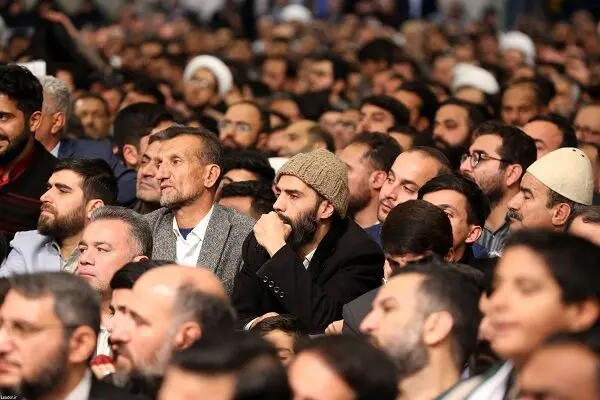 دیدار مداحان و شاعران اهل بیت‌(ع) با مقام معظم رهبری/گزارش تصویری