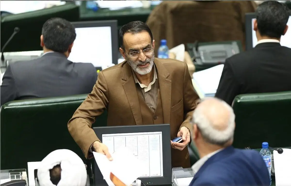 حواشی داغ مجلس؛ لامصب بذار حرف بزنه ...! 