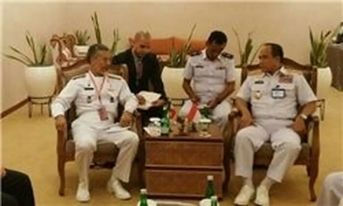 
دیدار دریادار سیاری با فرمانده نیروی دریایی اندونزی
