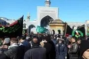 حضور پر شور مردم در مراسم عزاداری امام رضا (ع)/گزارش تصویری