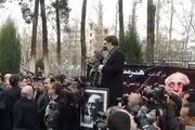 همخوانی مردم در تشییع همایون‌ خرم + فیلم