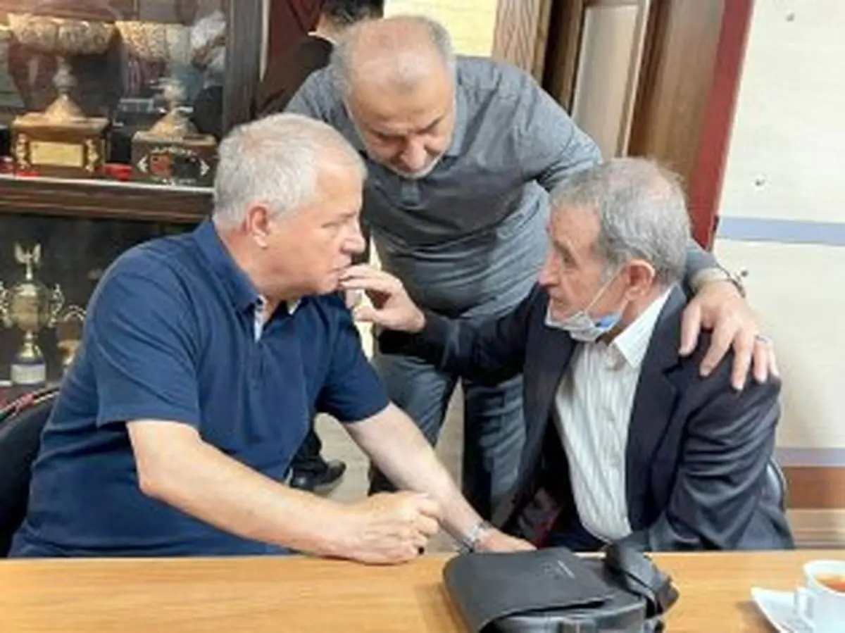 جلسه صمیمی مدیرعامل پرسپولیس با پیشکسوتان این تیم+ عکس
