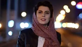 فیلم قرآن خواندن لیلا حاتمی در مراسم ختم رضا داوودنژاد