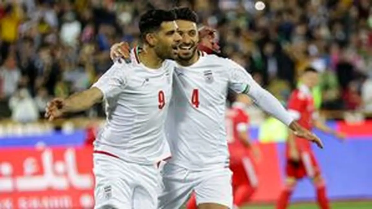 در اردوی تیم ملی تمرین حرف‌نزدن بکنید