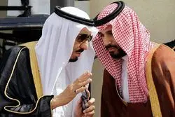 شاهزاده سعودی توپ را به زمین پدر و پسر انداخت