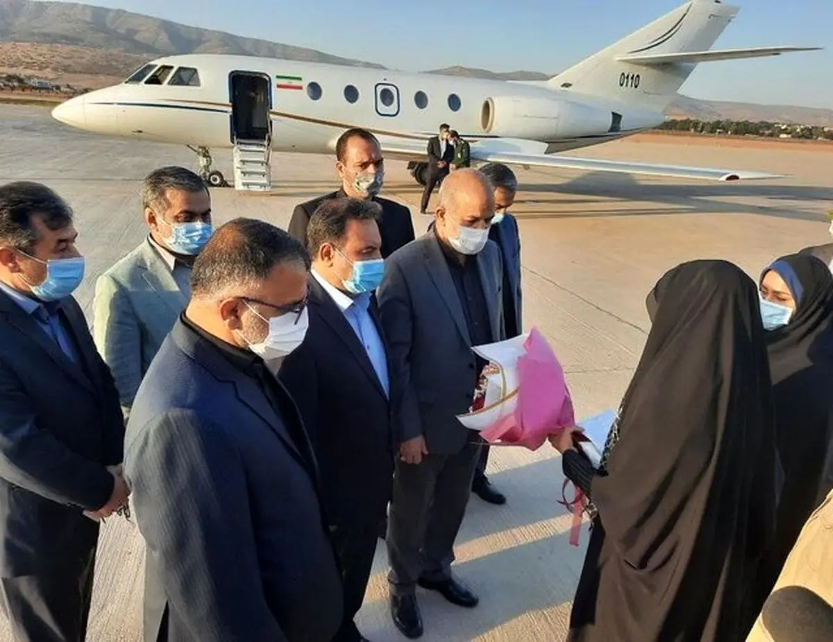 ادای احترام وزیر کشور به مقام شامخ شهدای خرمآباد