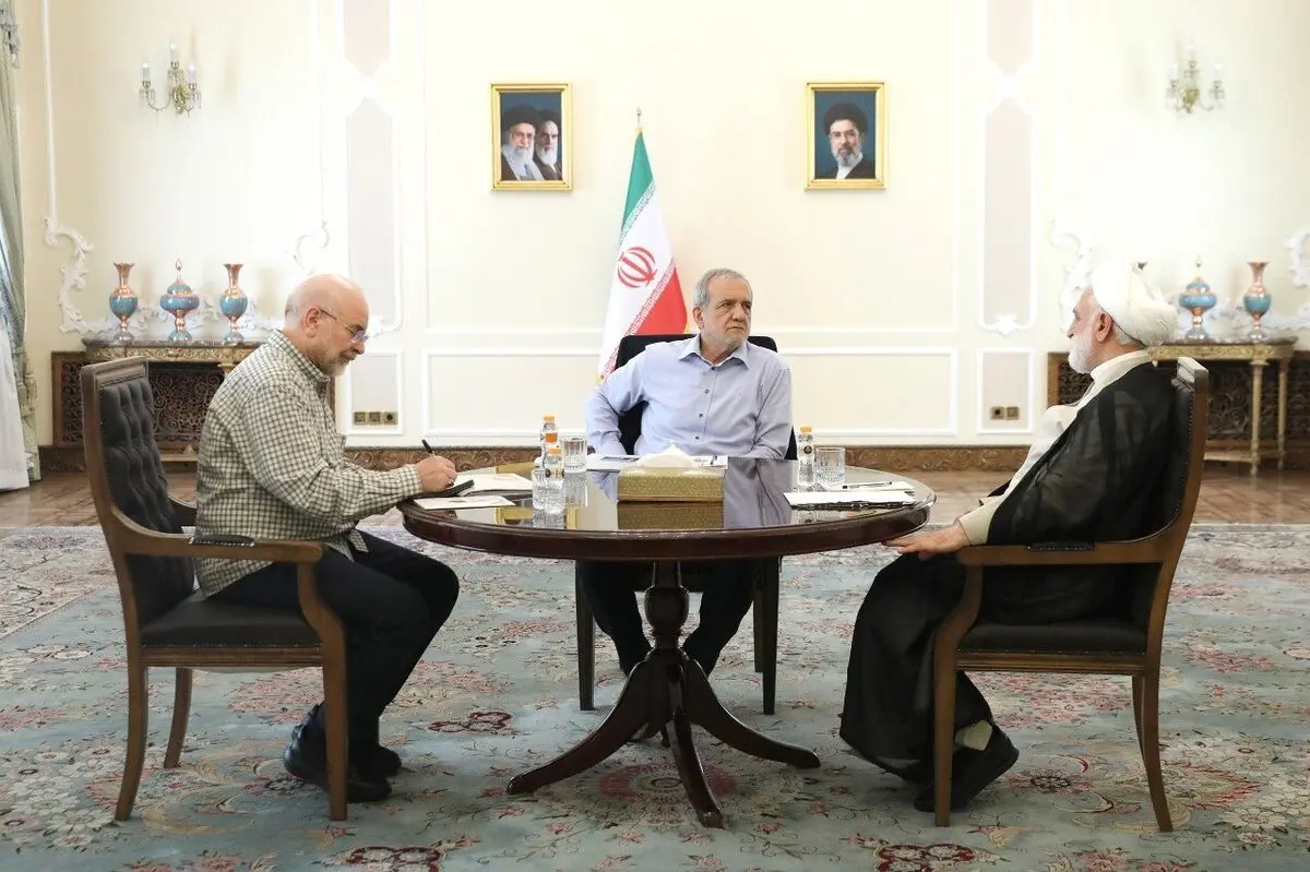  لباس متفاوت قالیباف در جلسه سران‌قوا+تصاویر