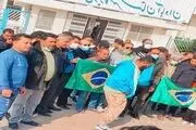 تجمع هواداران صنعت نفت مقابل فرمانداری آبادان+ عکس