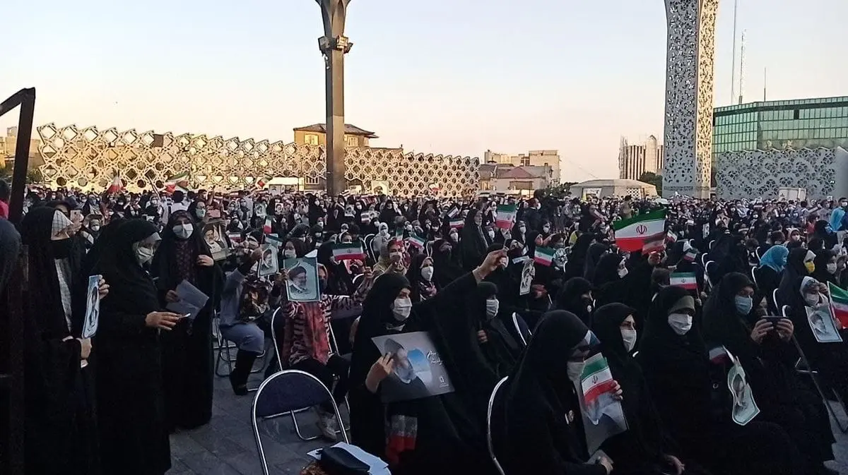 جشن پیروزی هواداران آیتالله رئیسی در تهران+ عکس و فیلم