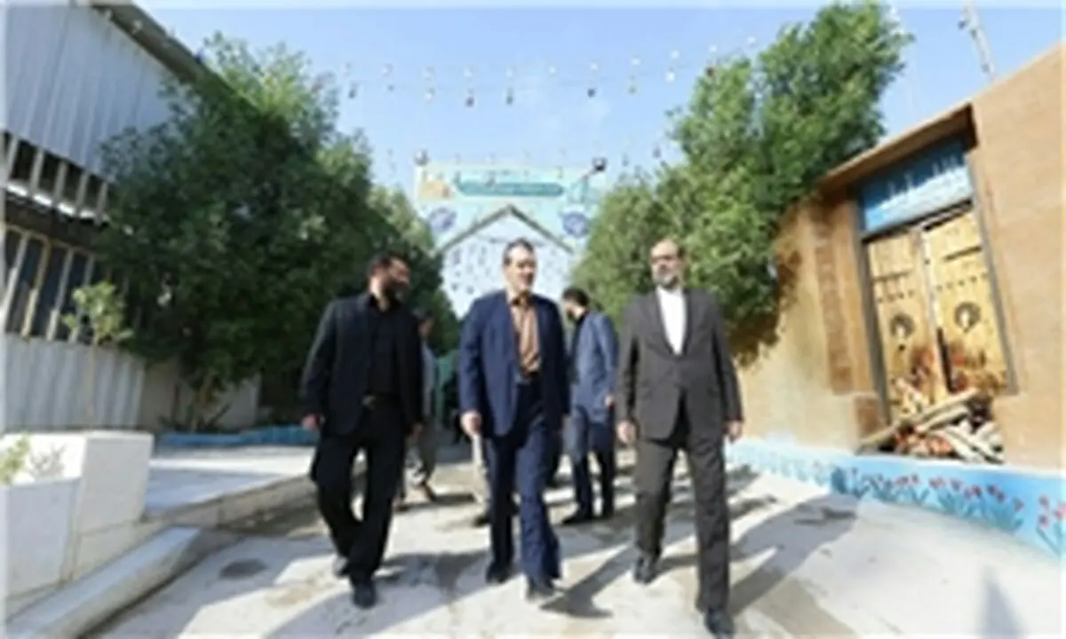  بازدید سفیر ایران از صحن حضرت زهرا +عکس