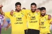 سپاهان ۵ گل زد و صدرنشین شد 