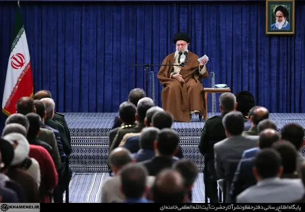 دیدار دست‌اندرکاران برگزاری کنگره ملی شهدای استان لرستان با رهبر معظم انقلاب/گزارش تصویری