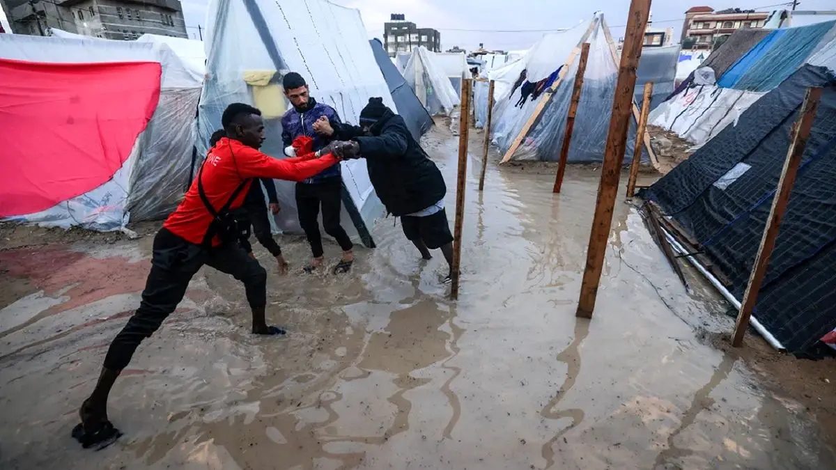 بارش شدید باران در اردوگاه‌های آوارگان غزه + تصاویر