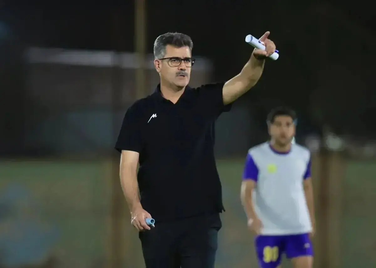 دیدار سرمربی جدید نفت آبادان با هواداران پیش از شروع کار