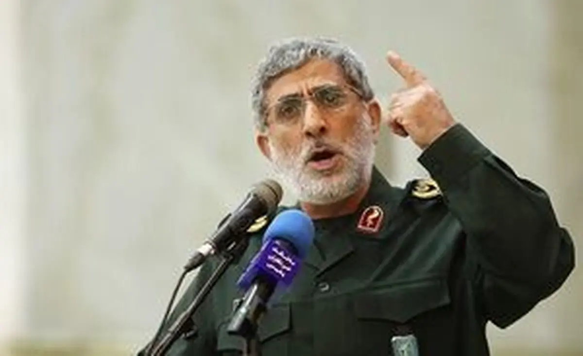 تصویری متفاوت از سردار قاآنی در حرم مطهر حضرت زینب(س)