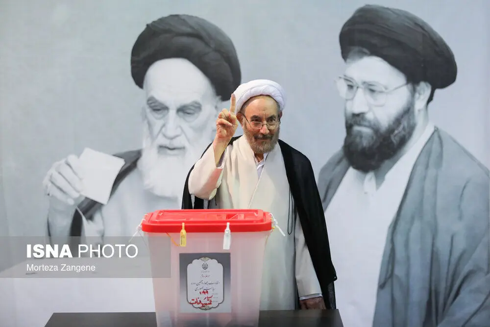 حضور شخصیت های سیاسی در مرحله دوم رای گیری چهاردهمین دوره انتخابات ریاست جمهوری/گزارش تصویری