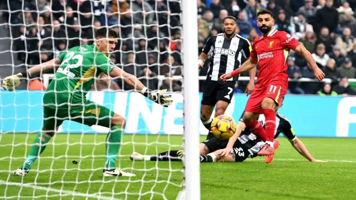 

دروازه‌بان لیورپول تلاش محمد صلاح را خنثی کرد