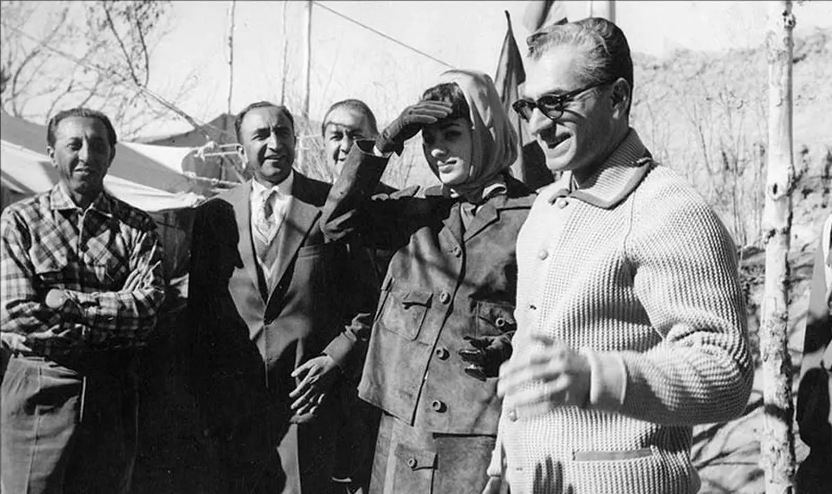 روابط غیراخلاقی محمدرضا پهلوی در دوران تأهل