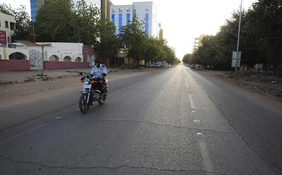تمدید منع آمد و شد در سودان 

