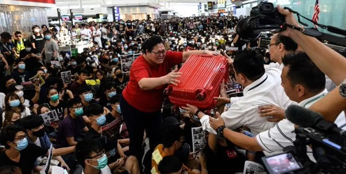 همه پروازهای فرودگاه بین المللی هنگ کنگ لغو شد