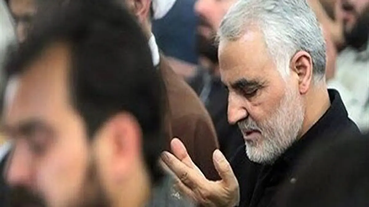 اتفاق جالبی که سر نماز «حاج قاسم» رخ داد/ تصاویر
