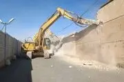 تخریب دیوار زندان رجایی شهر پس از دستور اژه‌ای +عکس