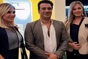 بازیگران مشهور با زنان بی‌حجاب در مراسم جنجالی
