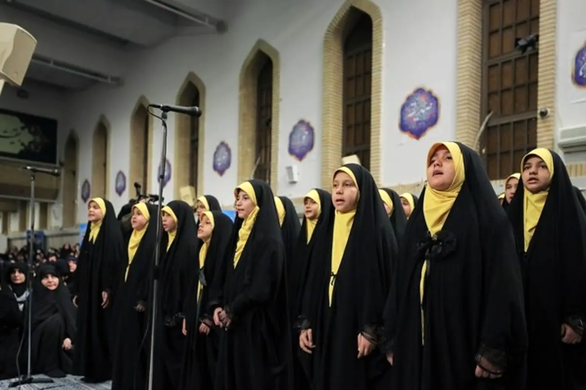 سرود دختران در حضور رهبر معظم انقلاب+فیلم