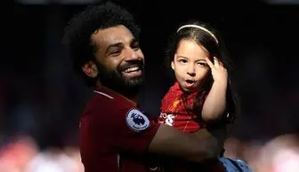 حجاب جالب همسر محمد صلاح وسط دریا سوژه شد