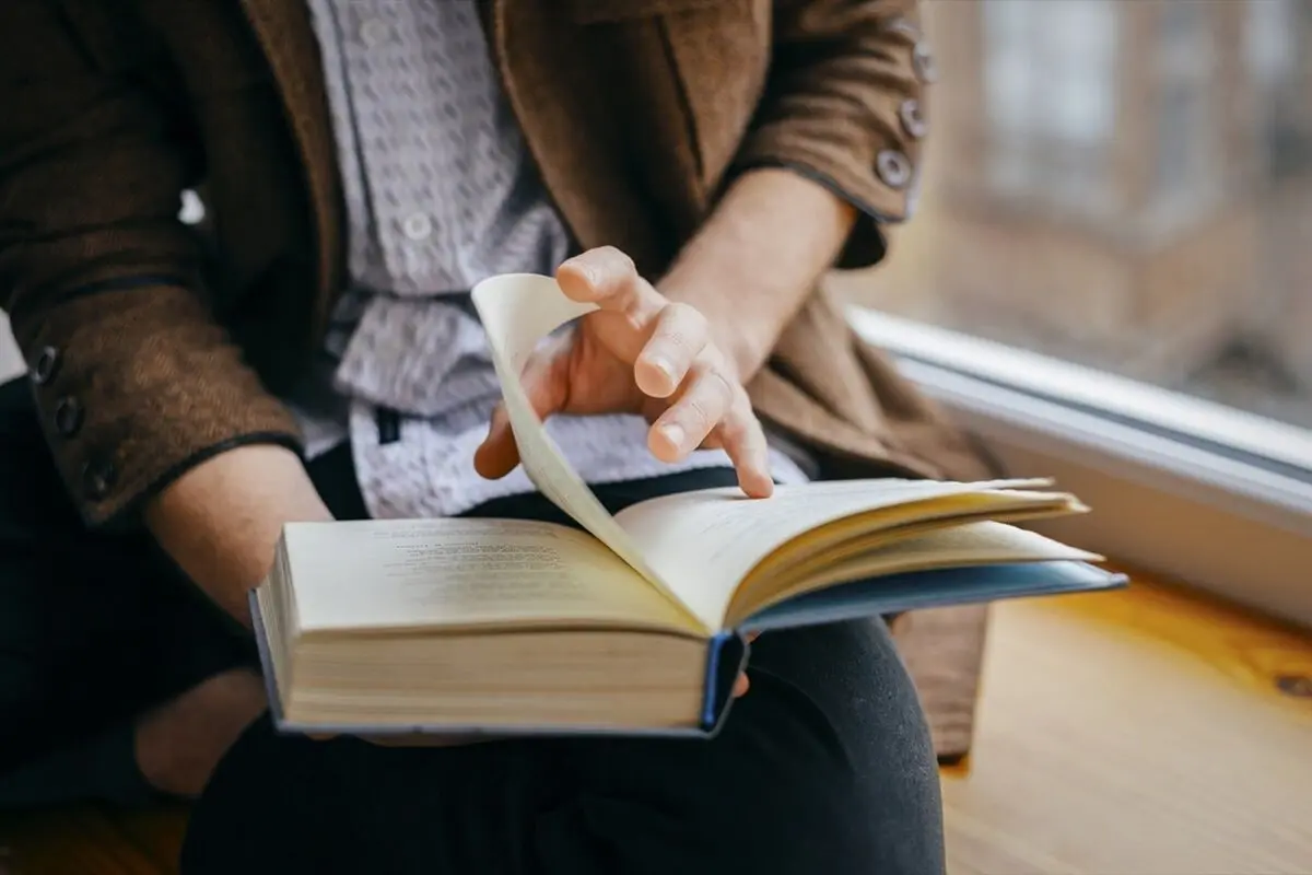 پنجره‌ای به جهان کتاب؛ چگونه چشم انداز جدیدی به دنیا باز کنیم؟
