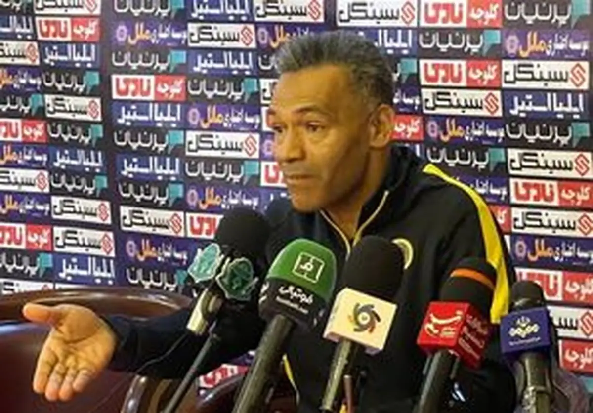 عصبانیت سرمربی سپاهان درباره حضور ستاره اش در پرسپولیس