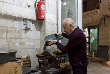شاغلان بالای ۸۰ سال عاشق حرفه و کار خود هستند!