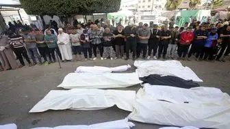 حفر گورهای جمعی برای دفن قربانیان غزه