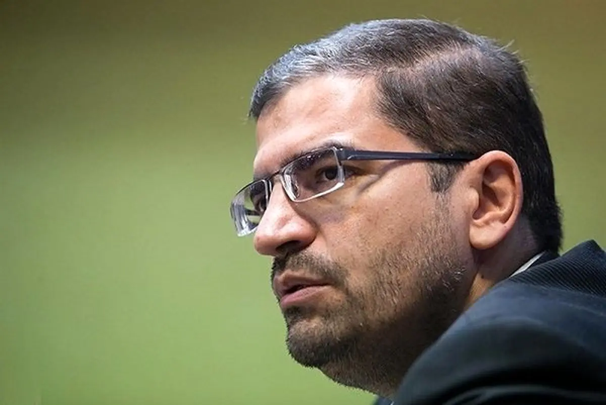 بازنشستگان در موعد قانونی از مسئولیت کنارهگیری کنند