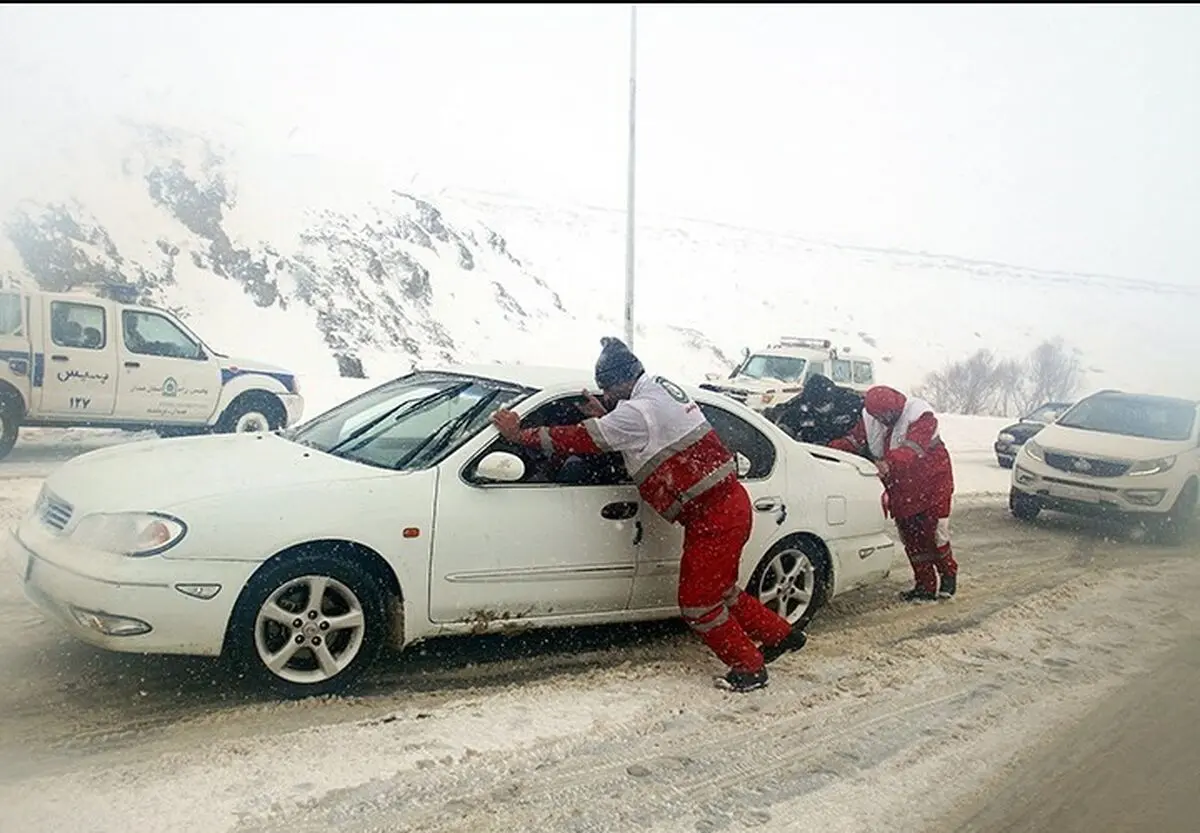 برف و کولاک شدید در برخی جاده های کشور