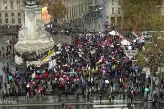 تظاهرات اعتراضی به حضور ترامپ در پاریس در حال برگزاری است
