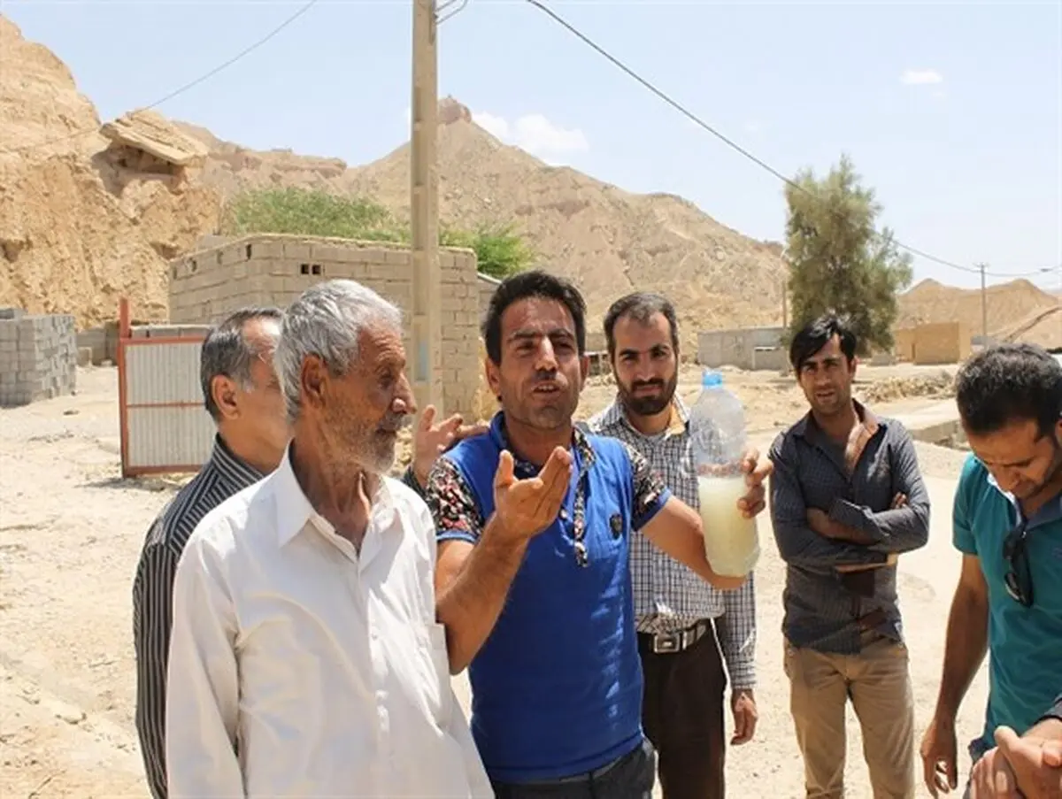 سهم این مردم آب گل آلوده است