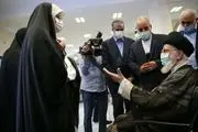 اشک‌ شوق دختر شهید هسته‌ای هنگام دیدار با رهبر انقلاب  +فیلم