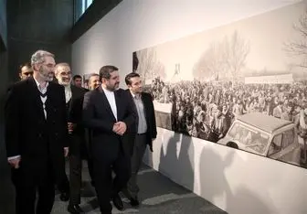 نمایشگاه «آینه در آینه ۲» با حضور وزیر فرهنگ و ارشاد اسلامی افتتاح شد