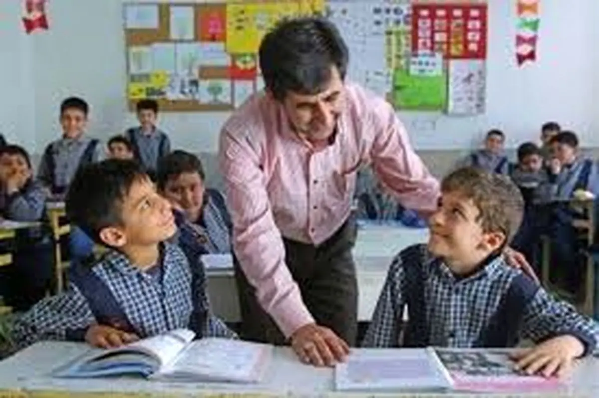 معیارهای انتخاب معلم نمونه/ دانشآموزان چگونه نظر بدهند؟