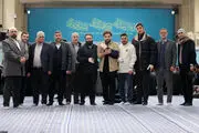 عکس یادگاری مجروحان اغتشاشات اخیر در بیت رهبری