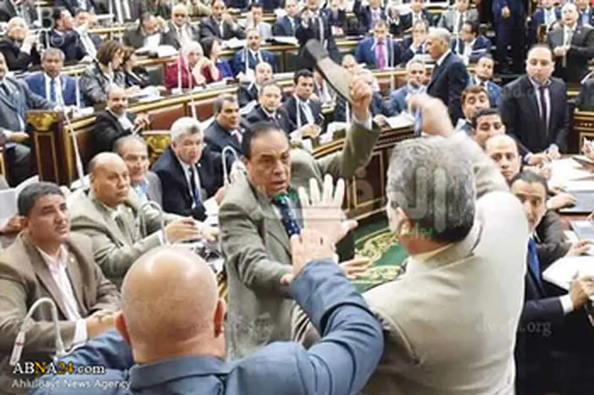 لنگه کفش جزای همسفرگی با رژیم صهیونیستی+تصاویر