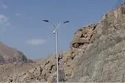 لحظه انفجار سنگ ۳هزار تنی در آزادراه تهران - شمال + فیلم