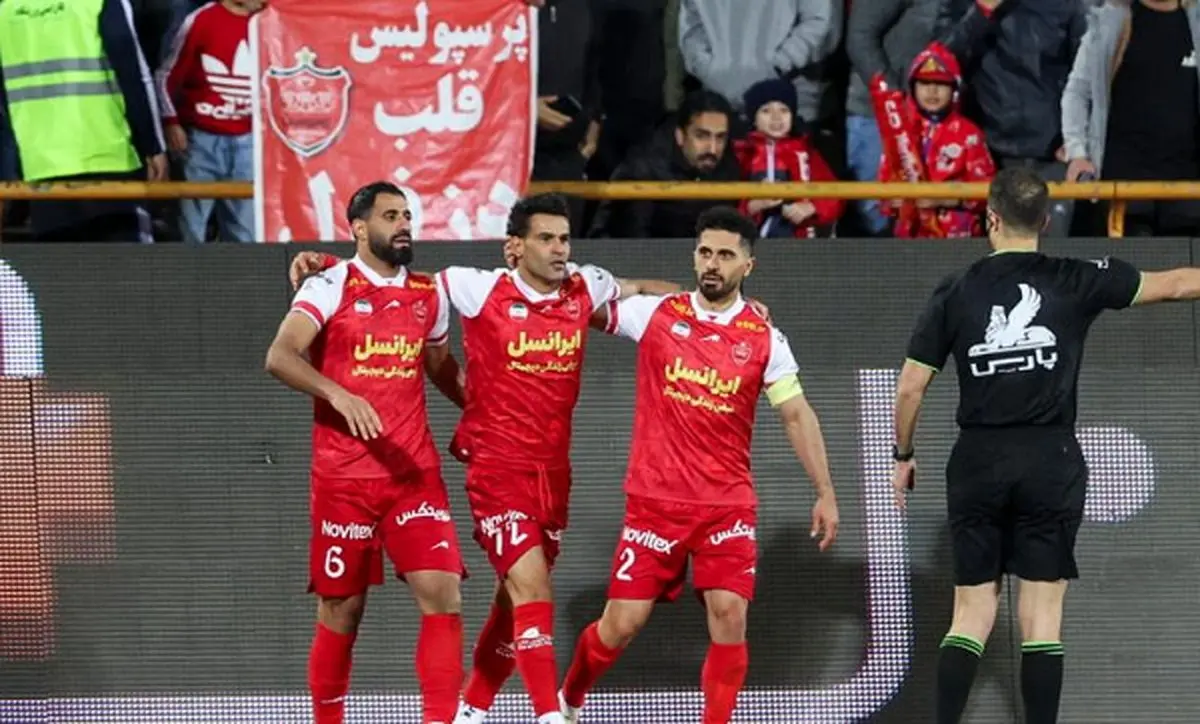 شانس پرسپولیس برای قهرمانی لیگ برتر بیشتر است یا استقلال؟