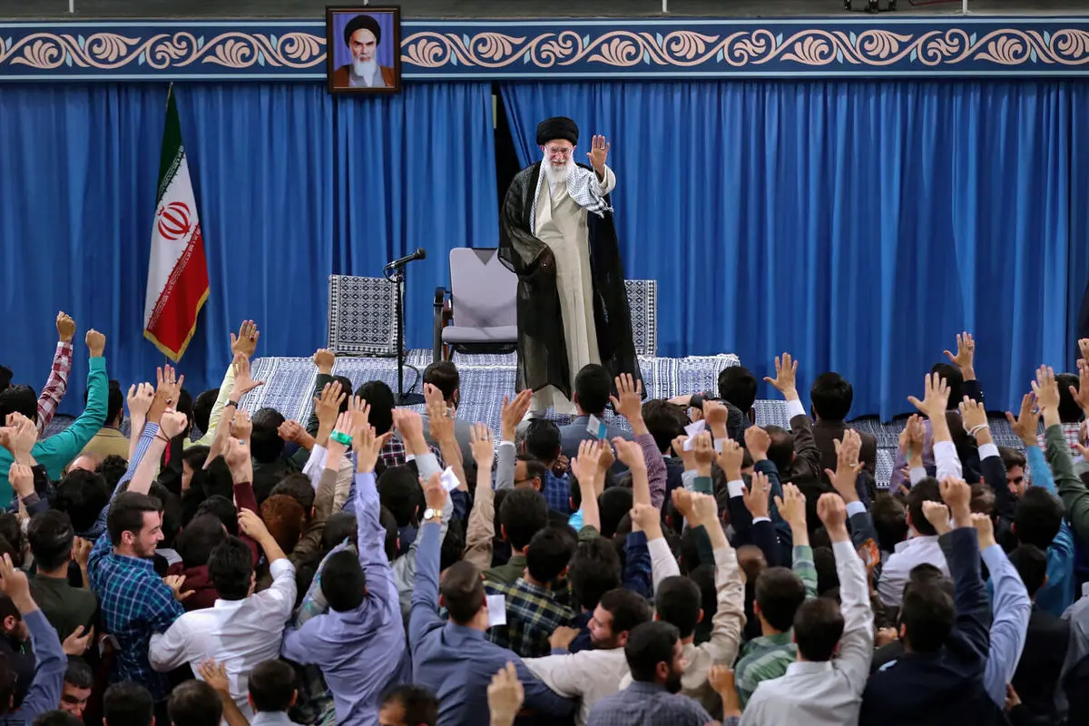 ماجرای «تنش» در دیدار دانشجویان با رهبر انقلاب چه بود؟
