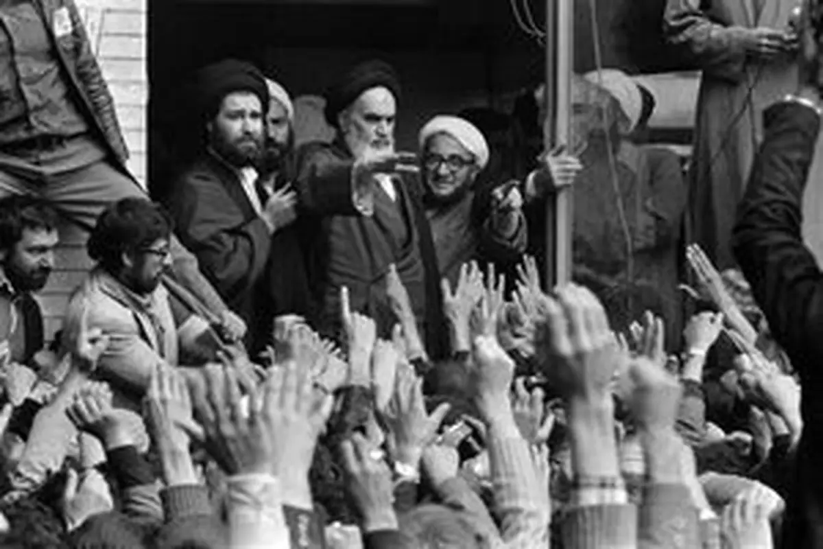 ۱۷بهمن؛ غرش فانتومها در آسمان تهران
