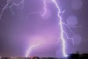 تصاویری ناب از رعد و برق های شب گذشته تهران/ گزارش تصویری