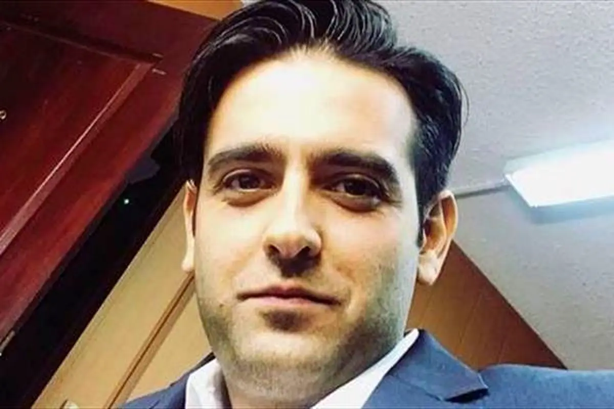پوشش عجیب آقای بازیگر در کویر+ عکس 